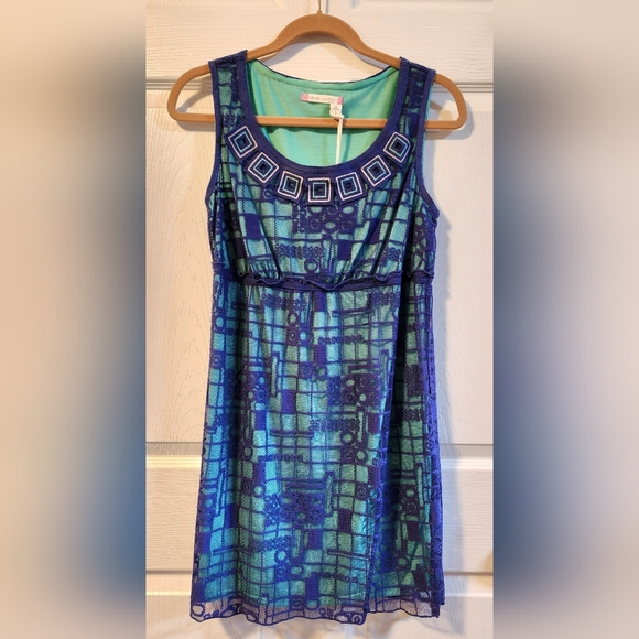 Chelsea & Violet - Picture 1 of 4